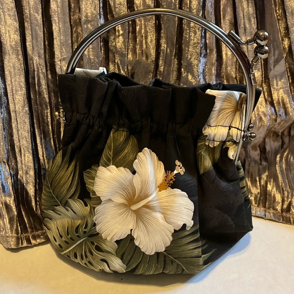 Vintage aBBa Hawiian Tropical Flower Clutch Kiss Lock Purse